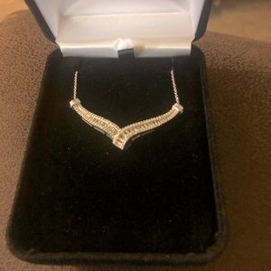 Diamond necklace worn once beautiful sparkle and an eye catcher
